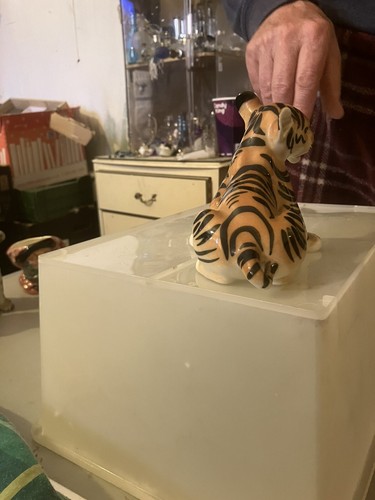 Lomonosov Sitting Tiger Cub - Damaged Ear - Picture 3 of 6