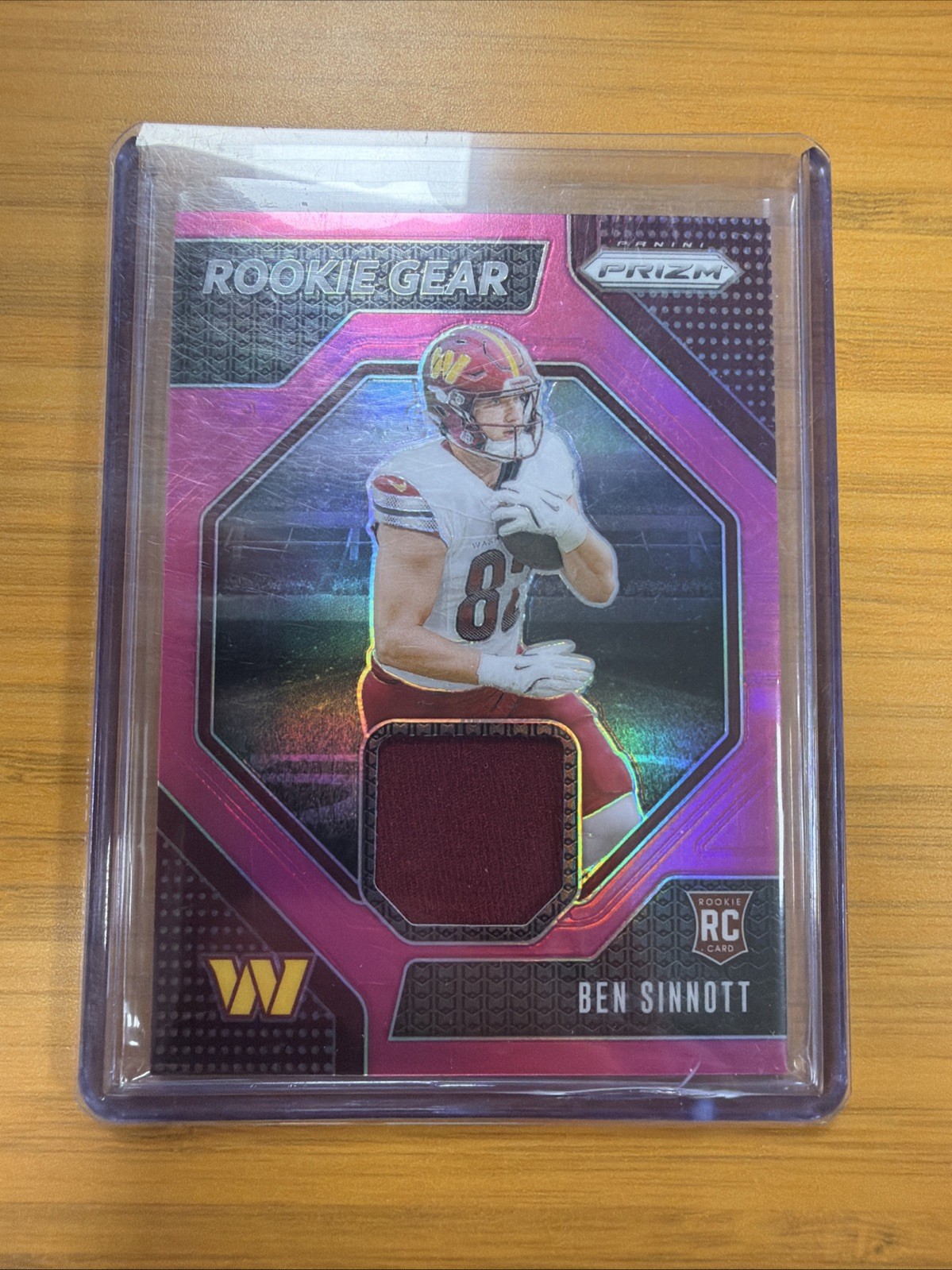 2024 Panini Prizm - Rookie Gear Ben Sinnott #RG-BST Pink Prizm (MEM, RC)