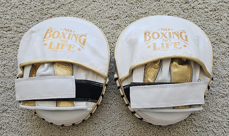 Boxing Pads / Focus Mitts Canelo No Boxing No Life White and Gold NEW