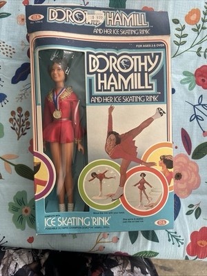 Dorothy Hamill And Her Ice Skating Rink CIB Ideal Toy Doll Action Figure 1977