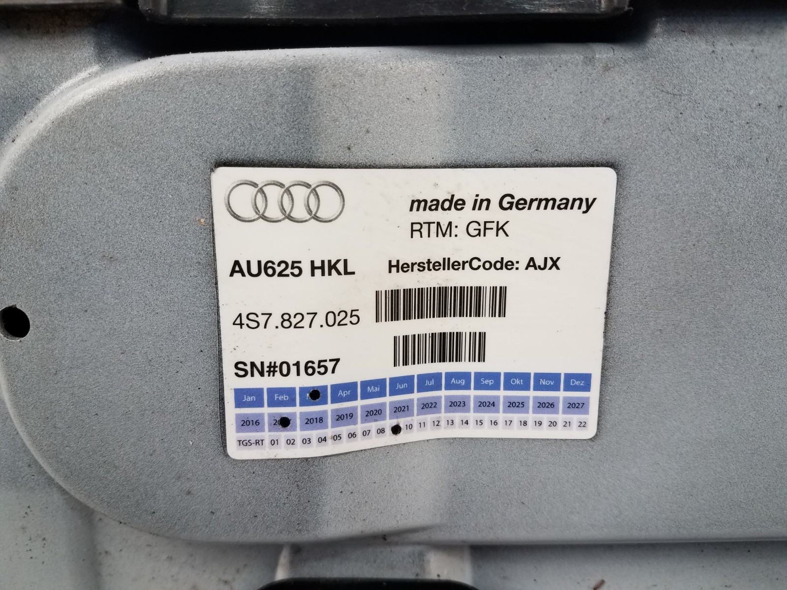 2017 Audi R8 V10 Plus Spyder Rear Engine Hatch Lid / Carbon Trim #4720