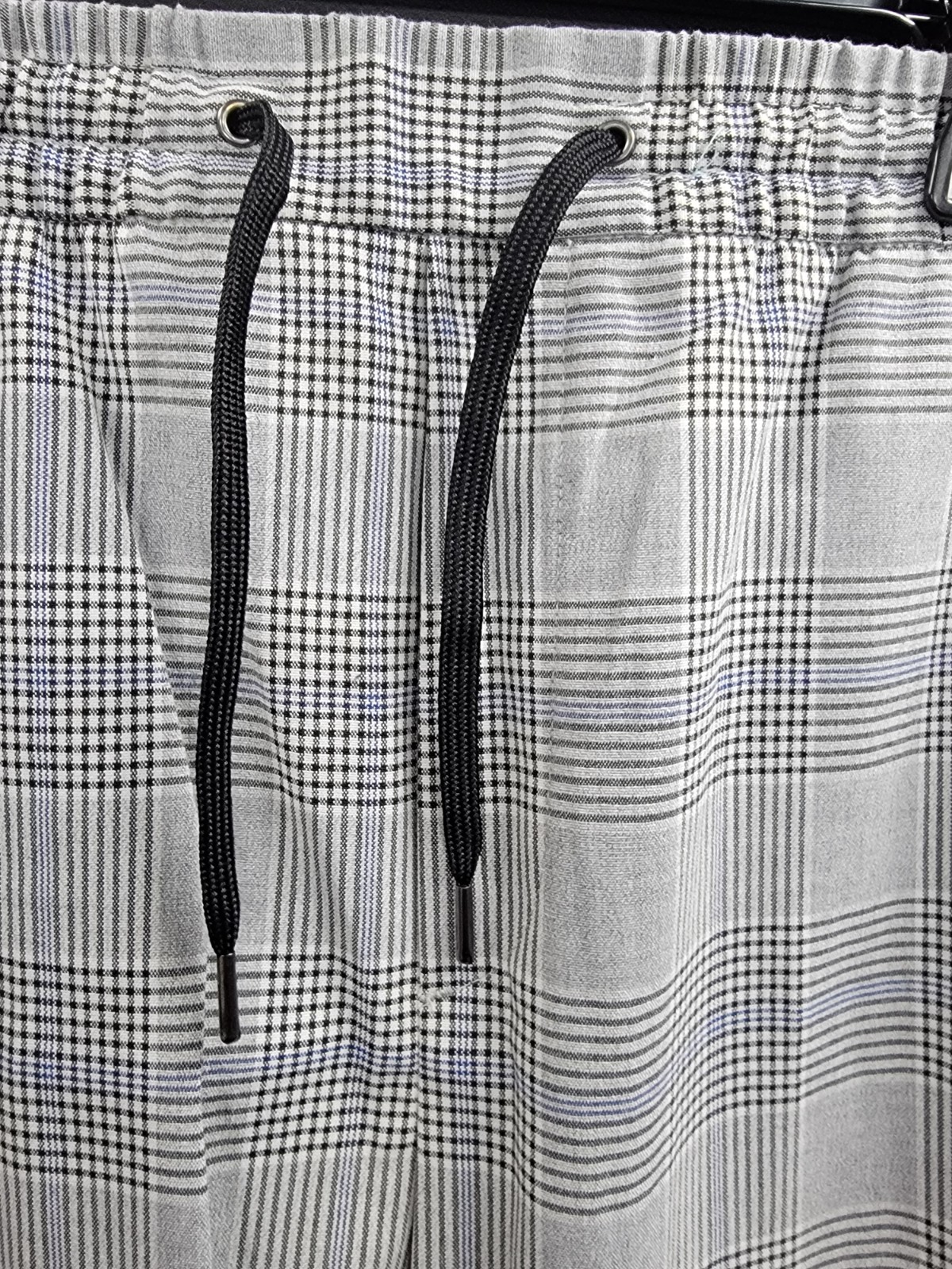 H&M Men’s Short Dress Pants Gray Plaid Drawstring Waistband  Relaxed Fit Size:L thumbnail 5