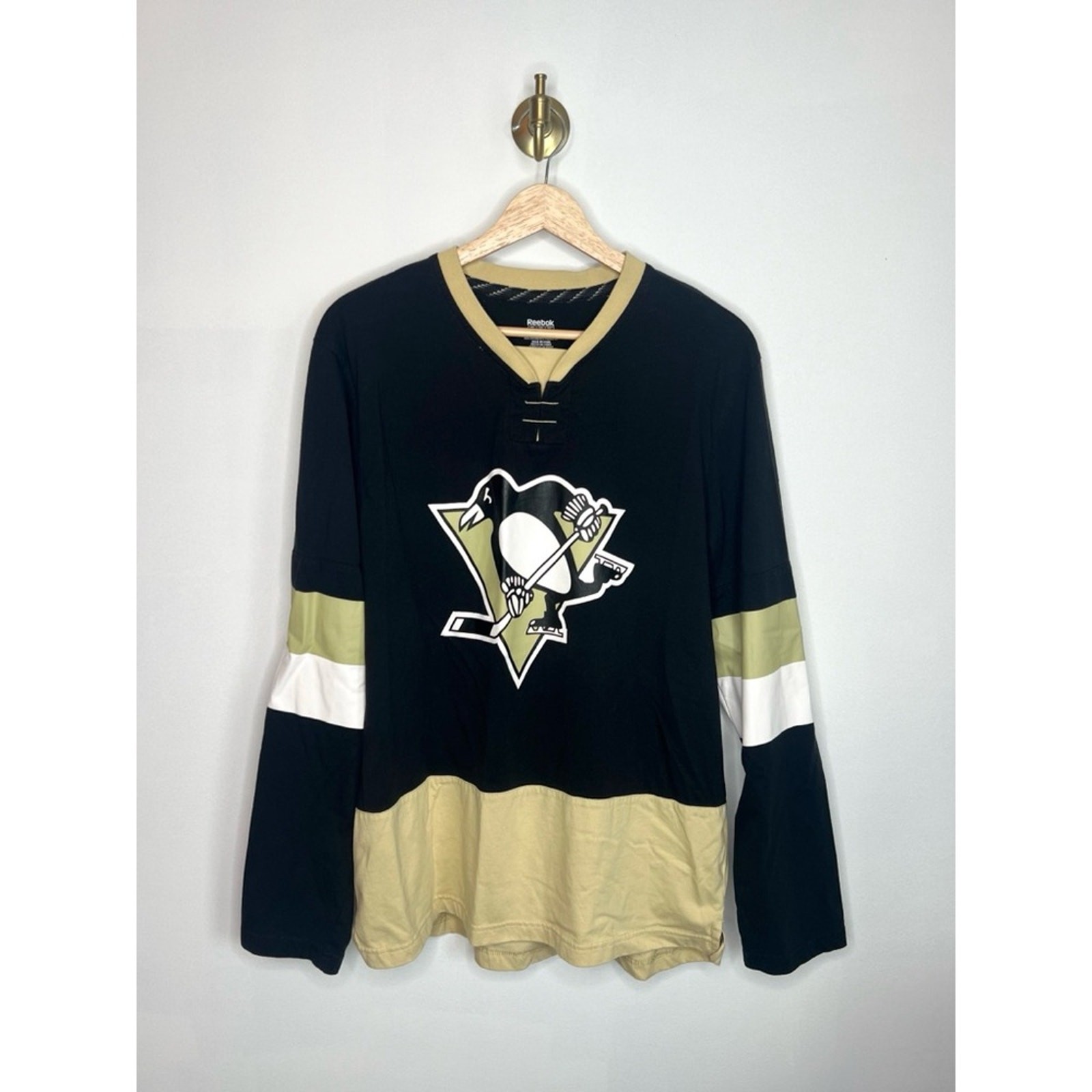 Reebok NHL Pittsburg Penguins Jersey Style T-Shirt Sz L