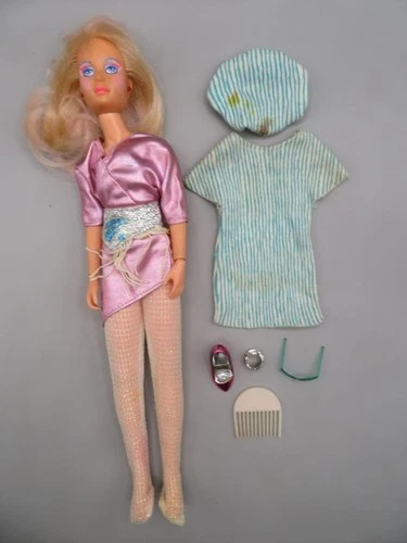Vintage 1986 Jem and the Holograms JEM / JERRICA Doll (a)