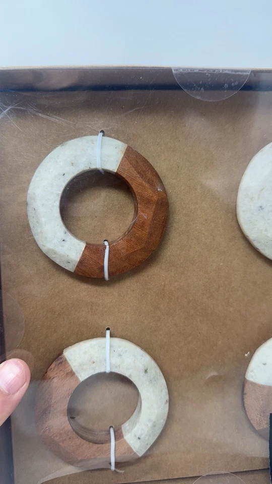 Juego de 4 servilleteros de madera y mármol Cynthia Rowley nuevos en caja Foto 2 de 2