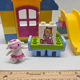 Lego Duplo BACKYARD CLINIC Set #10606 - Doc McStuffins Minifigure - 99% Complete
