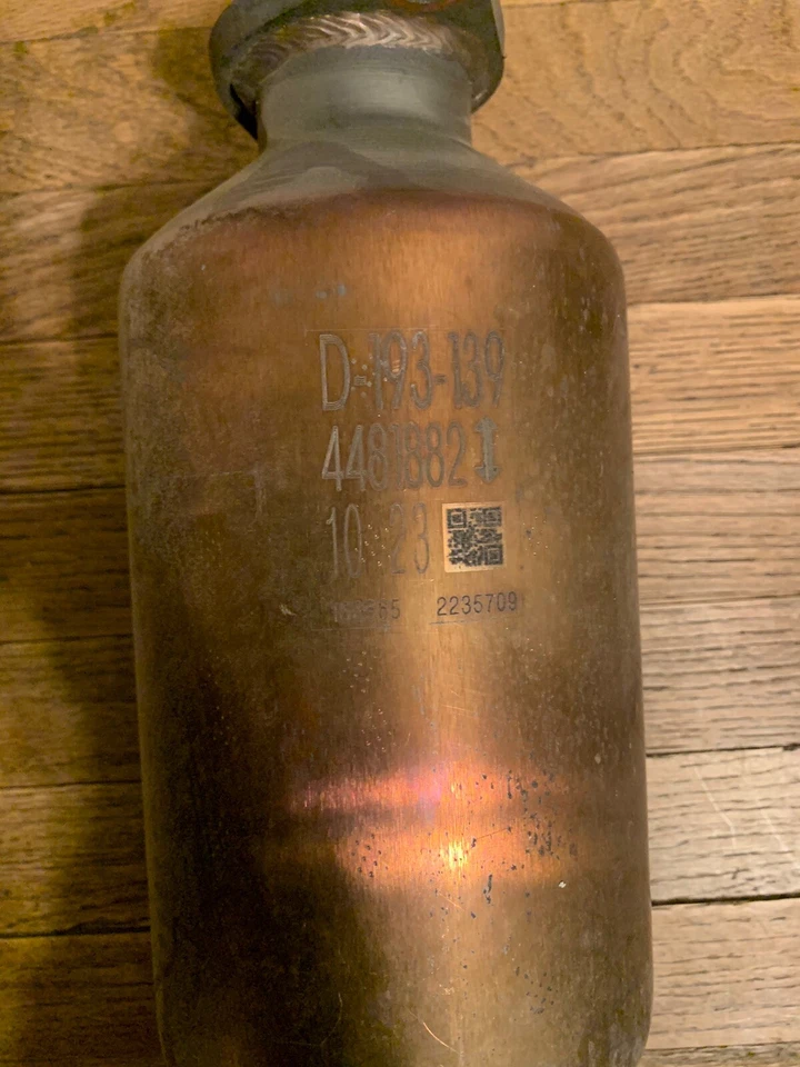 Convertidor catalítico de ajuste directo Toyota Tacoma 1995-1999 2,4 L grado California Foto 2 de 4