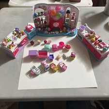 Shopkins Sweet Spot Gumball Machine and Shopkins Accessories Lot