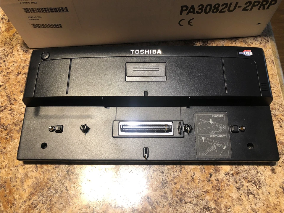 Toshiba Advanced Port Replicator II PA3082U-2PRP Docking station - Image 4 of 4
