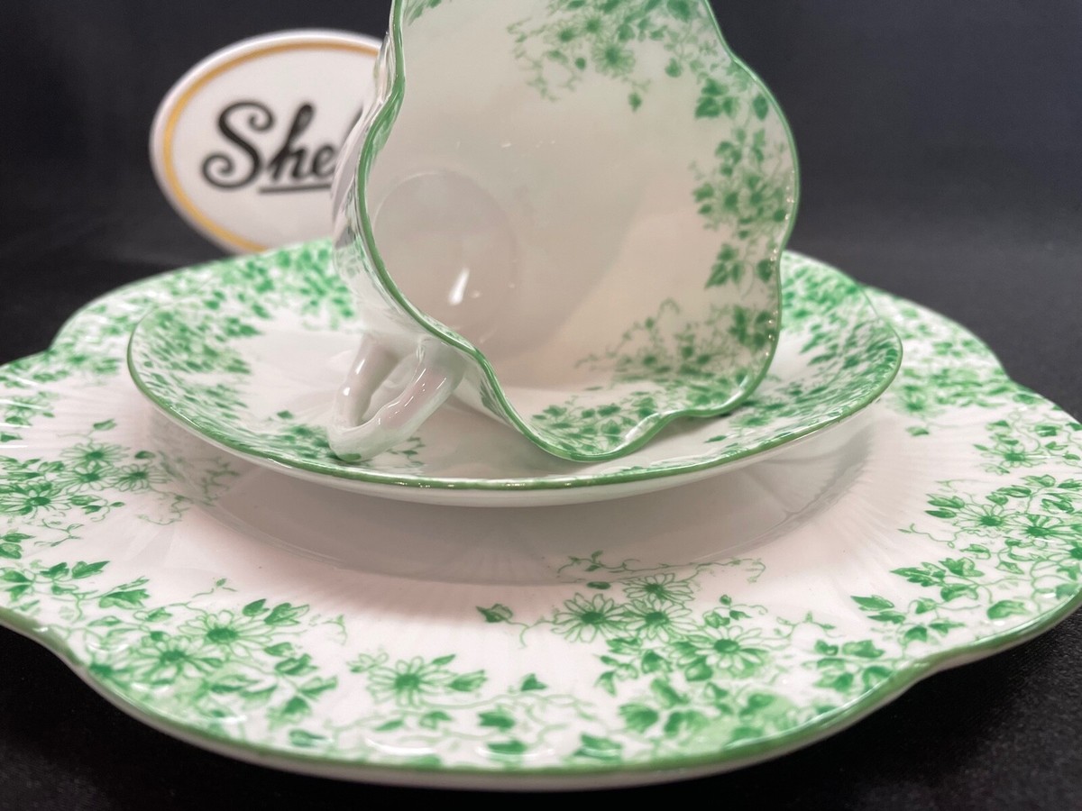 SHELLEY DAINTY GREEN DAISY 053/A * CUP, SAUCER AND 8