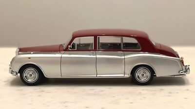 1/18 Rolls Royce Phantom VI EWB 1968 Silver Red Diecast Model by