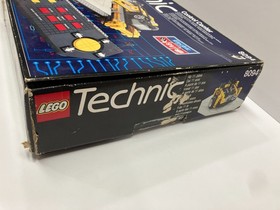 Lego Technic: Control Center (8094) missing 2 pieces