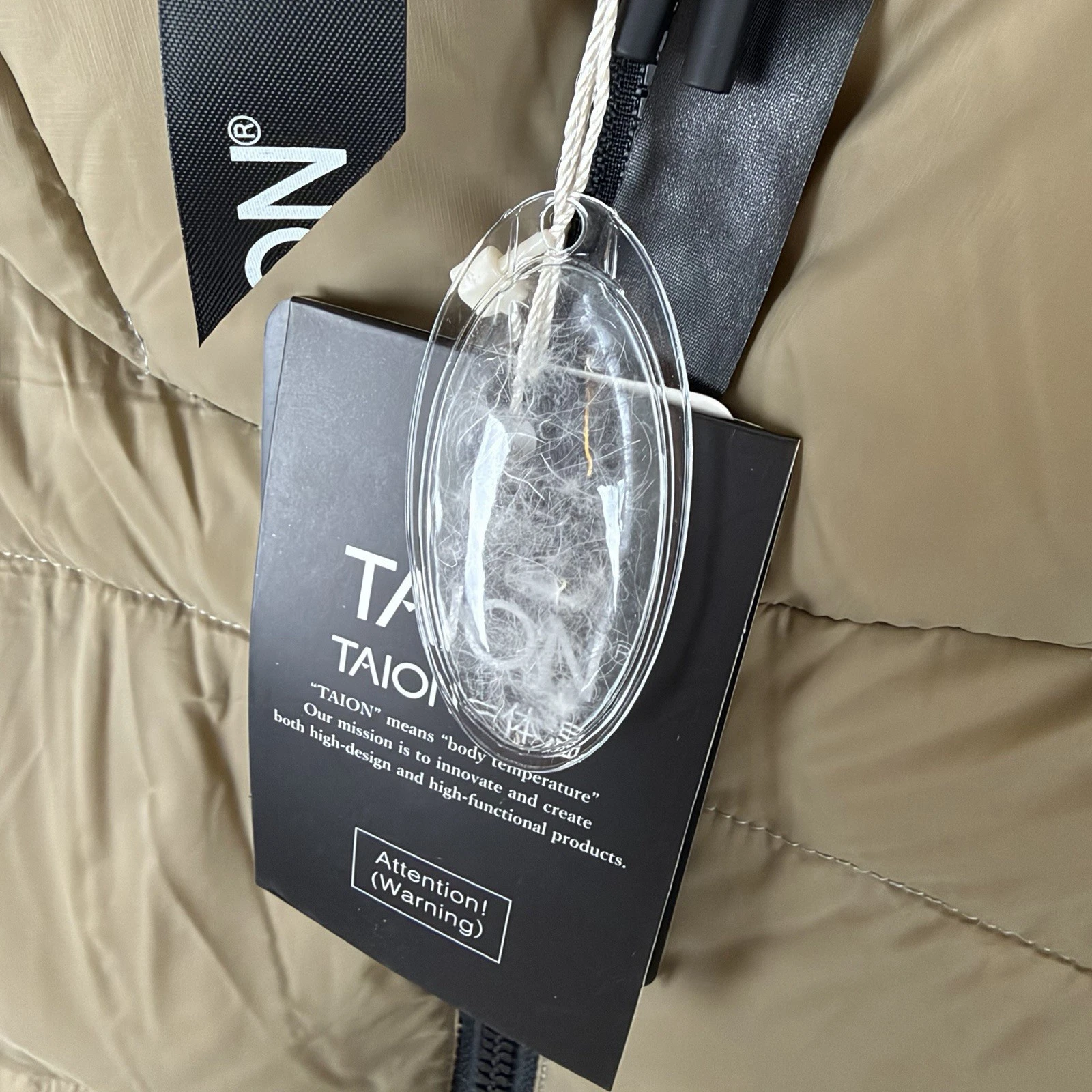 Taion Puffer Jacket Mens Medium Beige Mountain Volume Hooded Down Jacket BNWT - product detail image 6