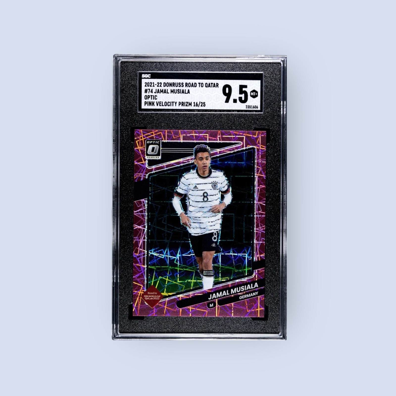 2021-22 Panini Donruss Road to Qatar Jamal Musiala #74 Optic Pink Velocity /25