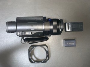 雪男 FDR-AX100 本体 Amazon.com : Sony FDR-AX100/B 4K Video Camera with 3.5-Inch LCD