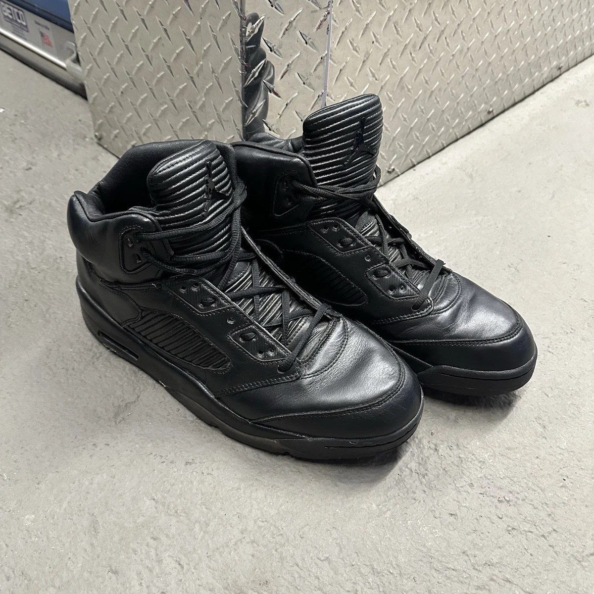Preços baixos em Jordan 5 Retro Triple Black | eBay