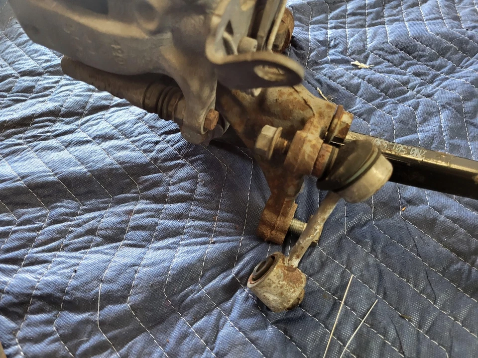 Suspensión trasera rodilla pasajero derecho Volkswagen 2015-2019 Passat 1,8 L usada OEM Foto 4 de 4