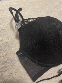 La Perla Black Label Bowler Hat Bra Thong Set 38B L Black Lace Dangling Heart 