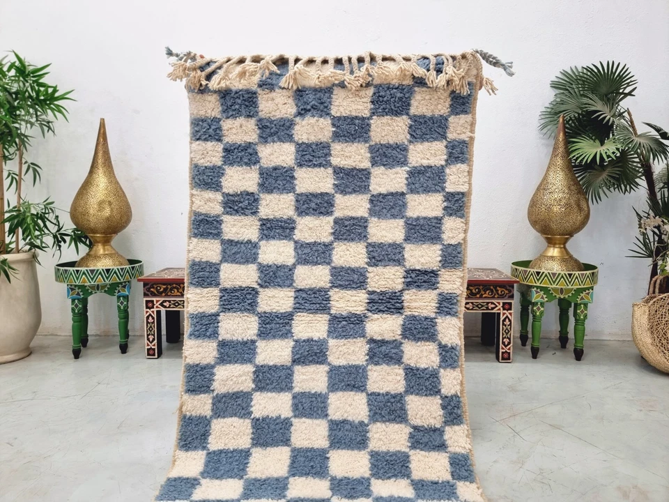 Alfombra marroquí hecha a mano Beniourain 2'7x7'2 bereber a cuadros azul y blanco lana corredor Foto 3 de 4