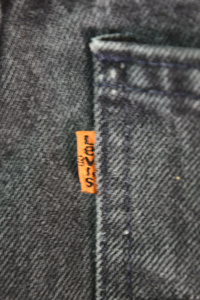 Jeans vintage Levis 550 34,5 x 34 aba laranja preto relax cônico feito nos EUA c.1995 - Imagem 2 de 4
