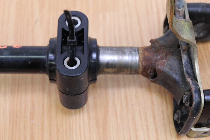 1992 SUZUKI QUADRUNNER 250 LTF4WD рулевой штырь / стержень - Изображение 3 из 4