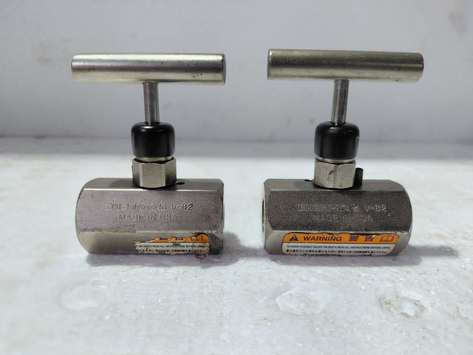 ENERPAC V-82 NEEDLE VALVE 3/8" NPTF 700 BAR/ 10,000 PSI