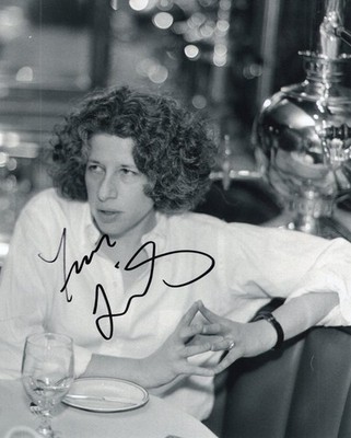 FRAN LEBOWITZ SIGNED 8x10 PHOTO AUTHOR SPEAKER  AUTOGRAPHED  PROOF