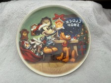 Disney Mickey Mouse & Pluto Christmas 1999 Collector's Plate 21cm Diameter