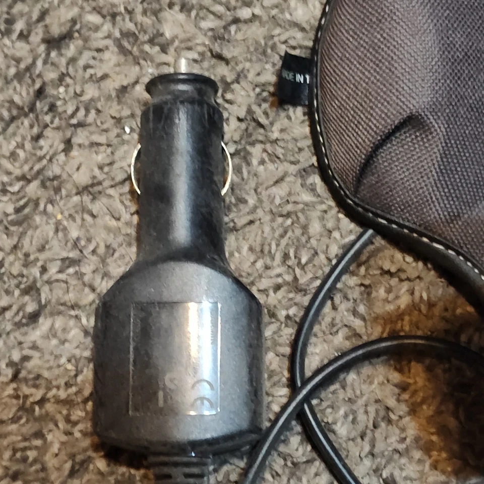 Garmin Nuvi 42 with Weighted Mount And Power Cord Bundle  - Image 3 of 4