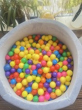 round ball pit with 300 balls