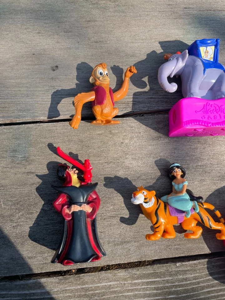 Juego completo de 6 vintage Burger King 1992 ALADDIN Disneyland 40 Foto 4 de 4