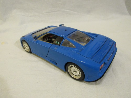 1:18 Burago Bugatti EB110 - Picture 2 of 8