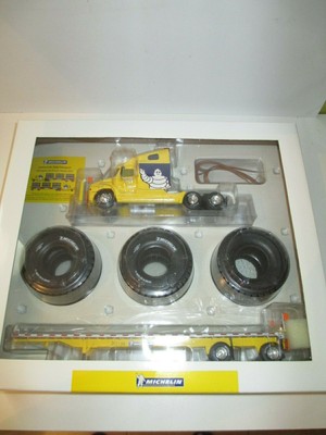 Eligor 1/43 - 200031 - Freightliner Michelin América - FR