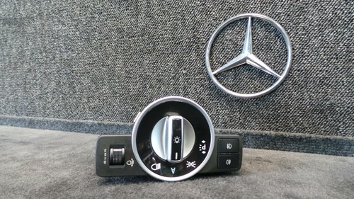 S12-12 * Mercedes 204 C Klasse Lichtschalter Schalter Licht A2049058002