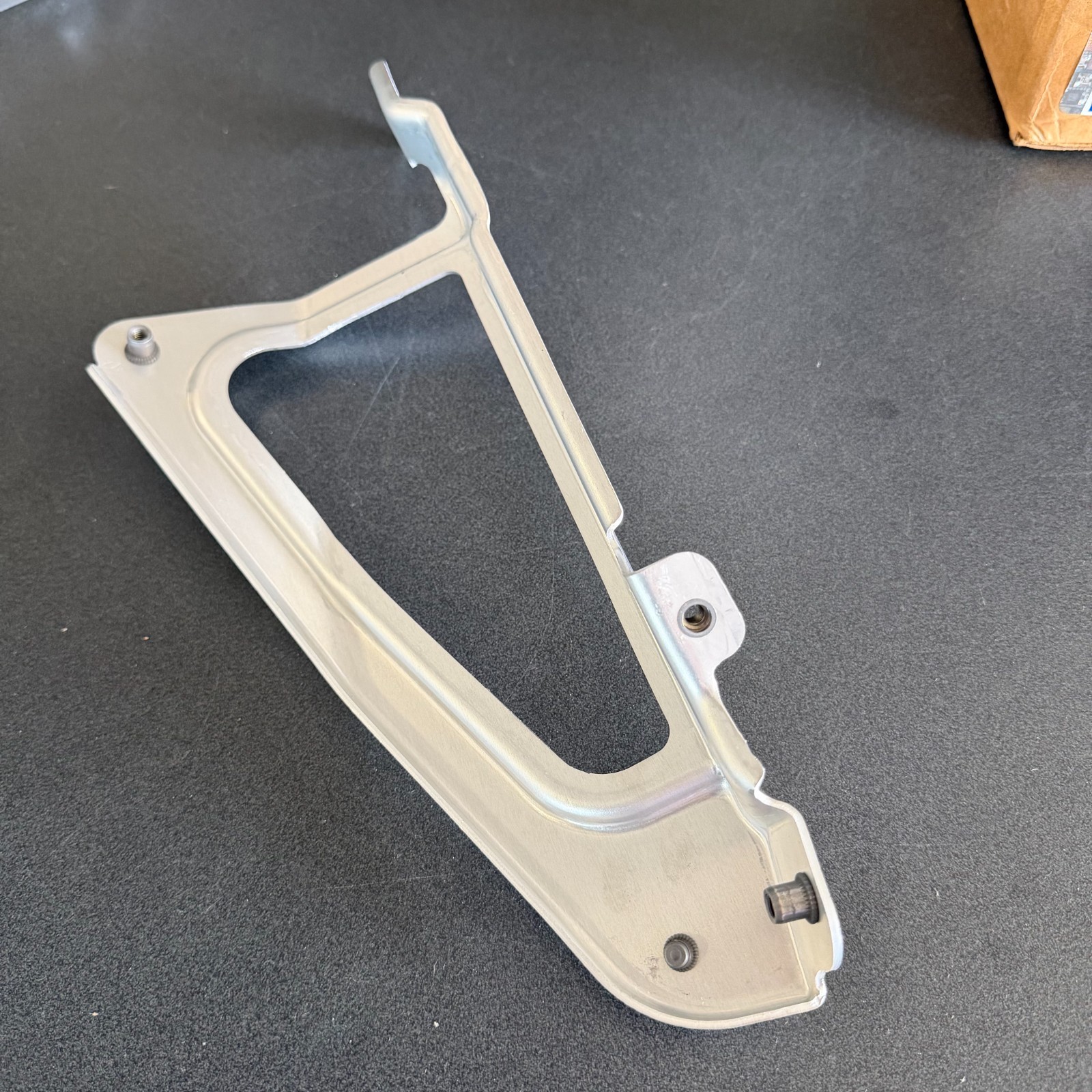 Lamborghini Huracan Right Side mounting bracket P/N 4T0813542A