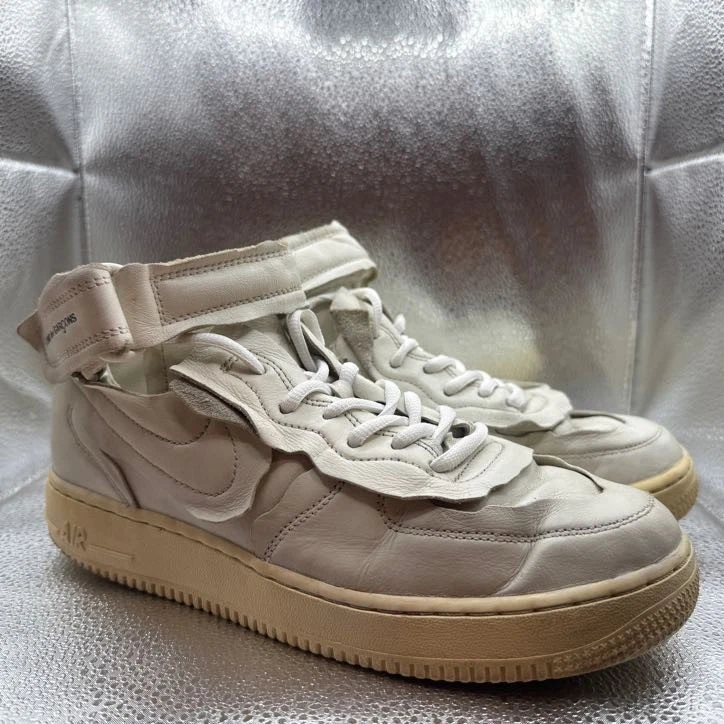 Preços baixos em Nike Comme des Garçons x Air Force 1 Mid Triple