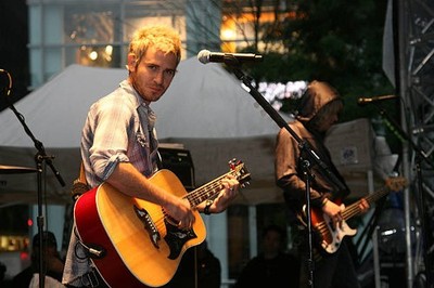 Jason Wade band Lifehouse performs during the New York Jets kicko- 2008 Photo 4