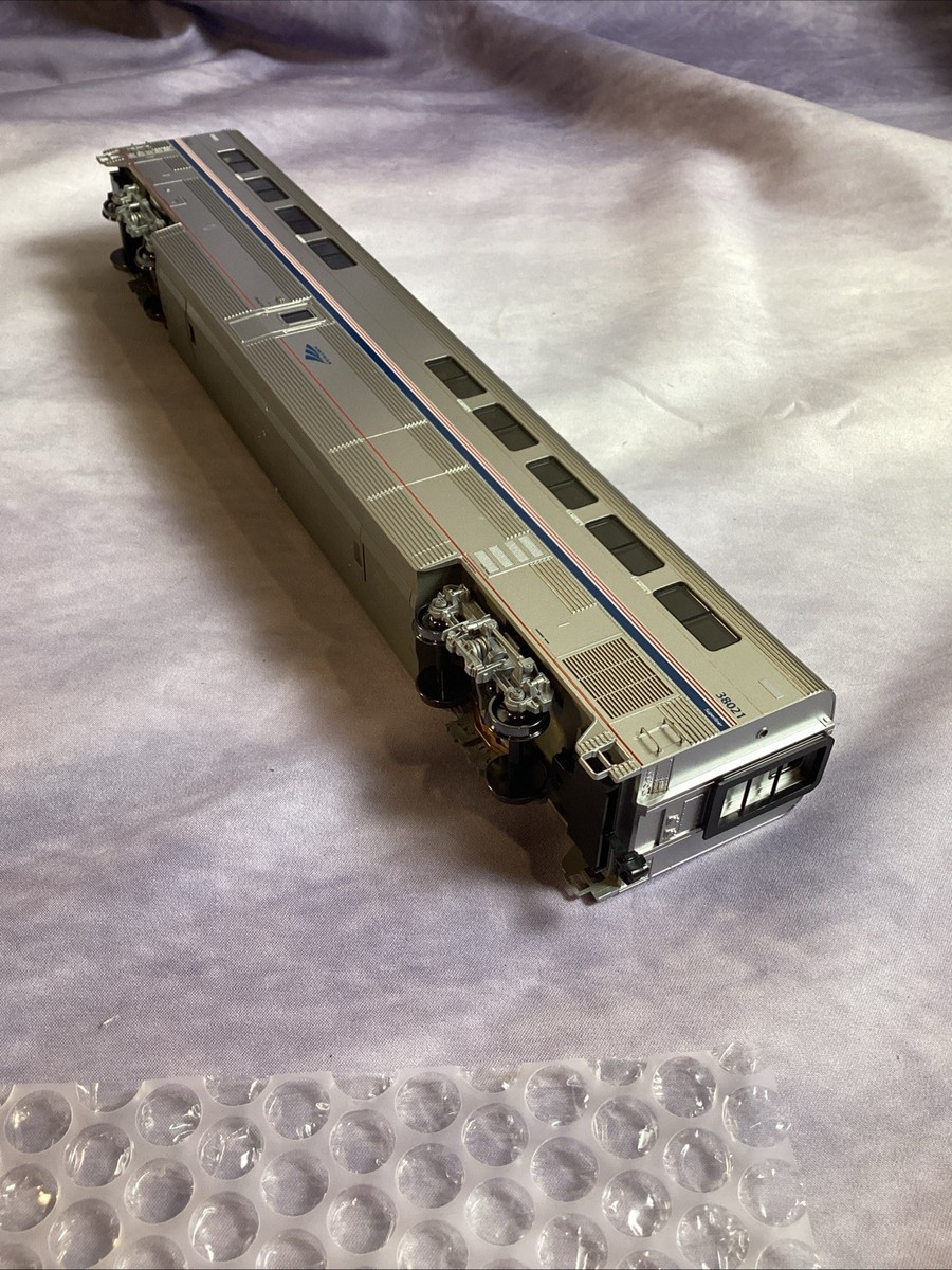 35-6031 KATO HO Scale Amtrak Bi-level 4 Window Coach Passenger Car