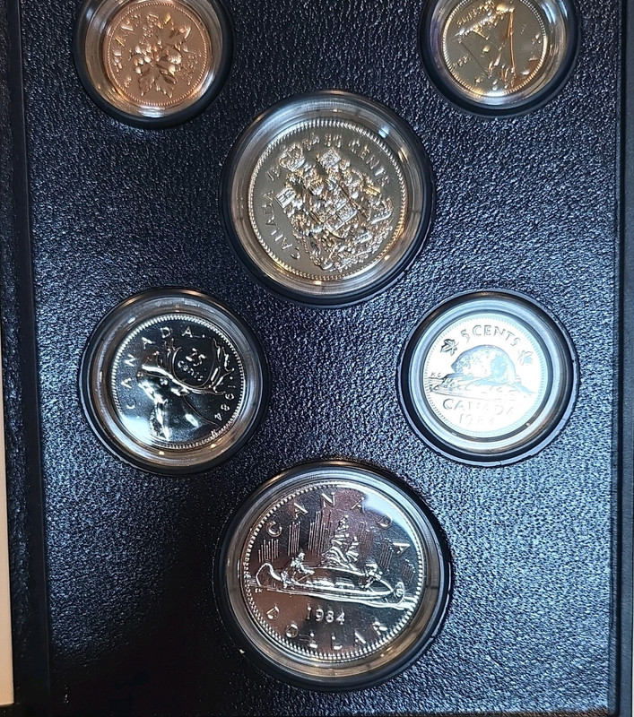 Canadian 1984 Uncirculated Coin Mint Set Nickel Bronze All Denominations in Case