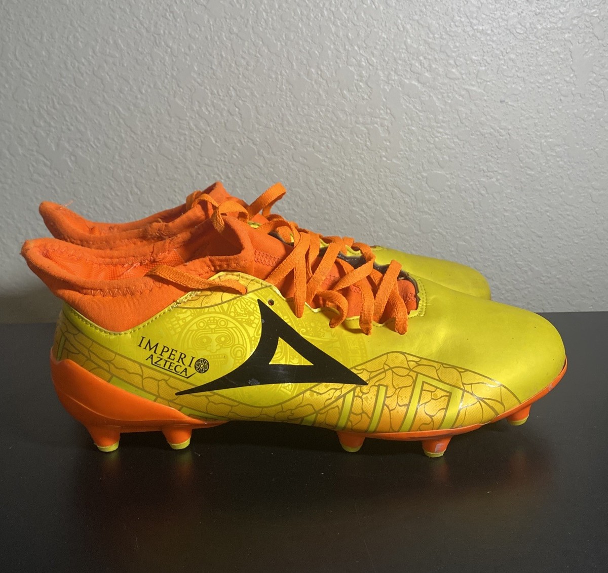 激レア　サッカースパイク　AZTECA Pirma Imperio Azteca Mens Soccer Cleats Size 8 US / 26 MEX Yellow