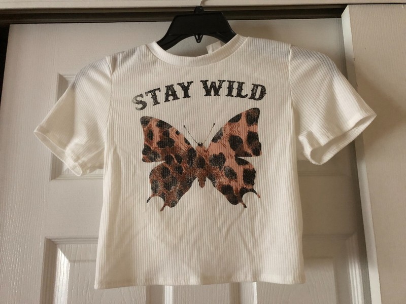 Girls January 7 "Stay Wild" Top Size Large