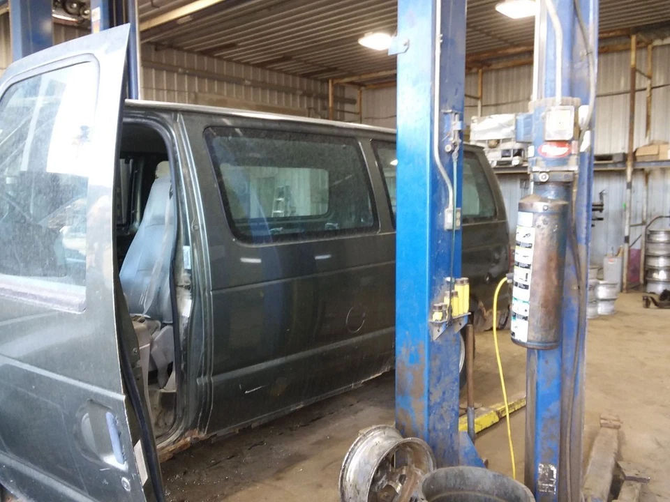 Капот подходит для фургона 97-02 FORD E150 2110039 - Изображение 3 из 4