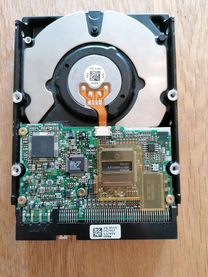 PC Festplatte IBM 18 GB ATA IDE Modell DJNA 371800 - Bild 2 von 3