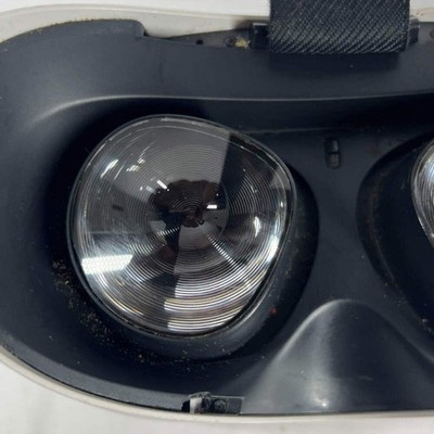 Broken Oculus Quest 2 64GB Standalone All-in-One VR Headset KW49CM Read