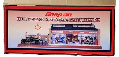Crown Premiums Snap-On Tools Thundering 30's Service Station 1:24