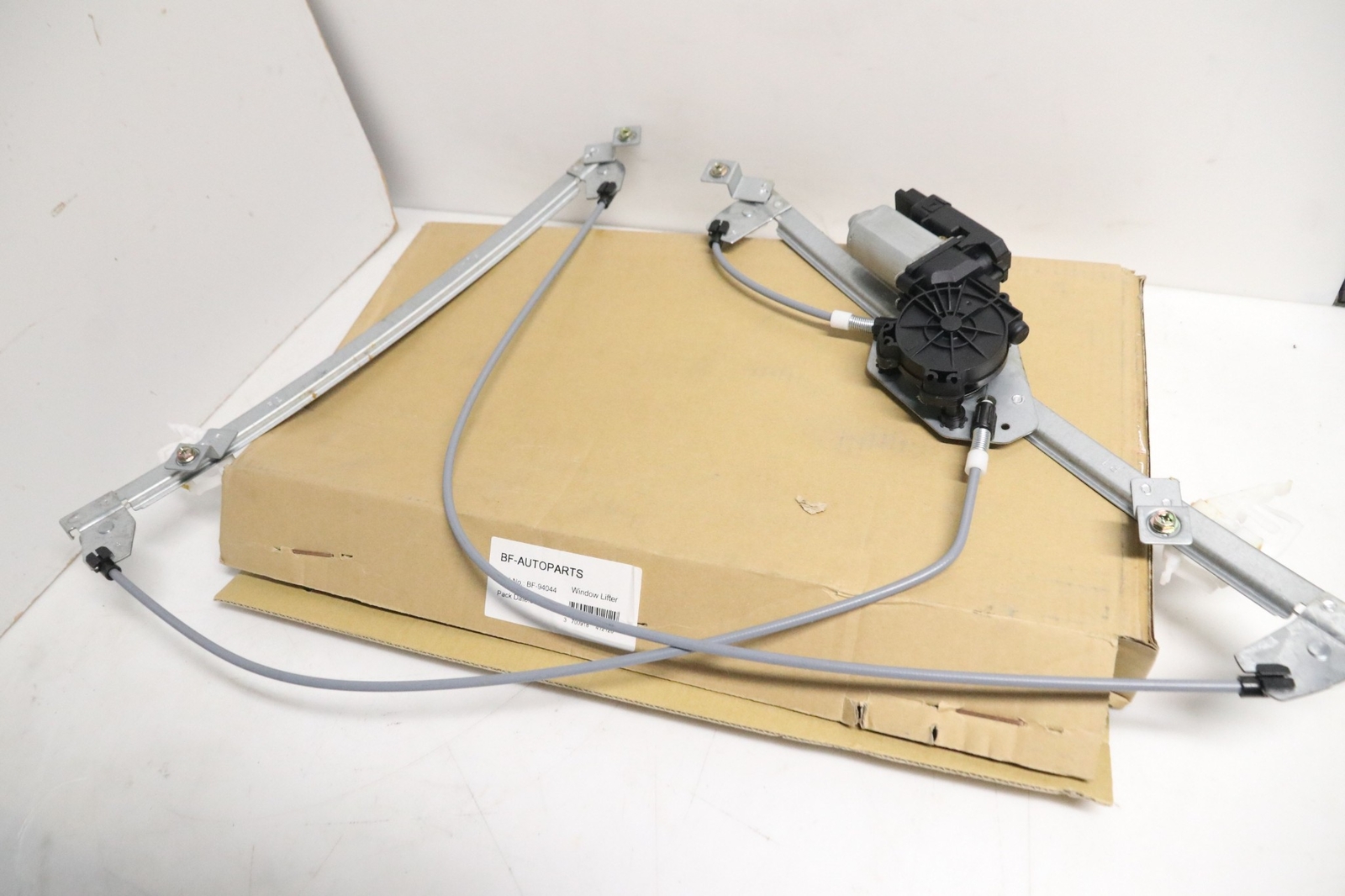 Lève-vitre droit BF-AUTOPARTS BF-94044 pour Renault Megane 2 Coupé, mécanisme électrique à 2 portes