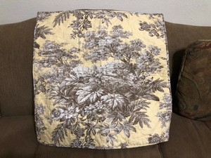 Pottery Barn Matine Toile Yellow Brown Quilted Euro Sham 26 X 26