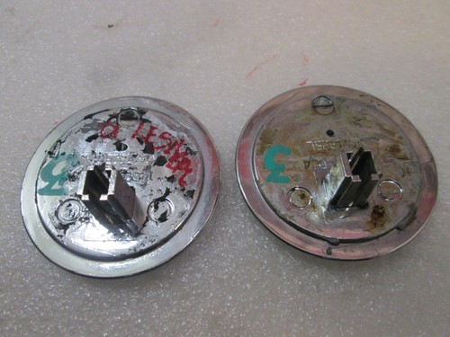 GM 25713251 BUICK LASABRE 2000 01 02 03 2004 2005 FENDER EMBLEM GENUINE **PAIR** - Picture 4 of 8