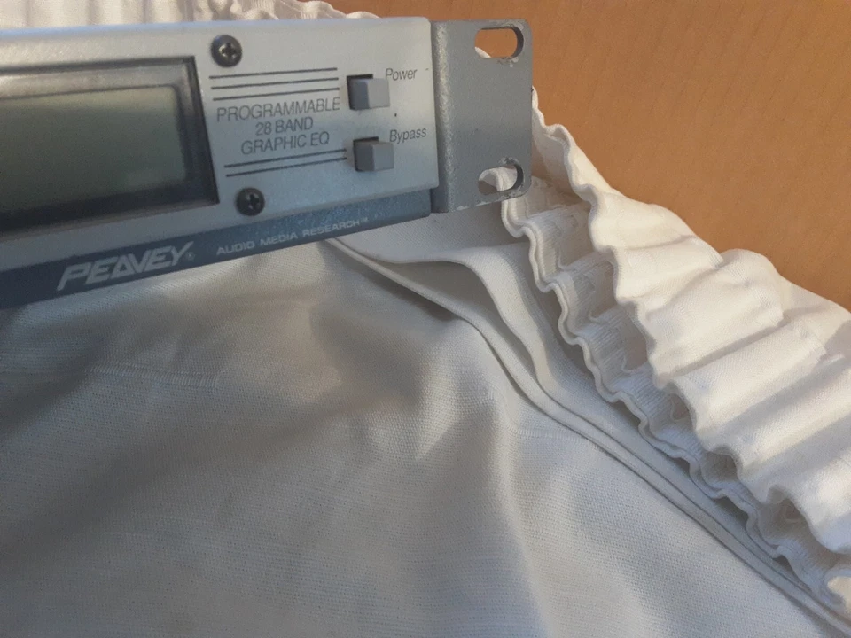 PEAVEY AEQ 2800 28 BAND AUTOMATED  MIDI EQUALIZER. ref: CD_18 - Image 3 of 4