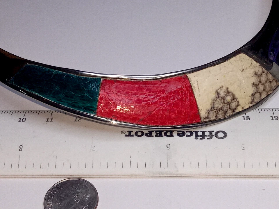 VINTAGE SILVER TONE W/DYED REPTILE COLLAR NECKLACE 16" - Image 4 of 4